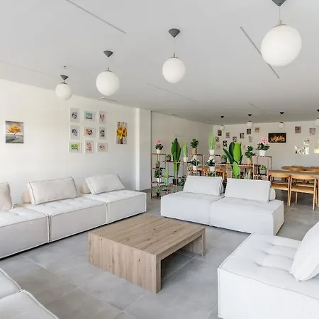 Sea View, Heated Pool, Garage, Ac, Playground Apartment *